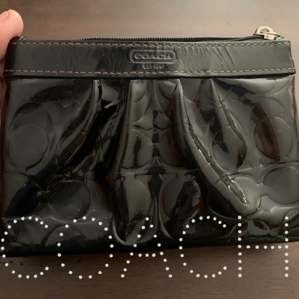 🖤 COACH Shiny Black Zipper Pouch 🖤